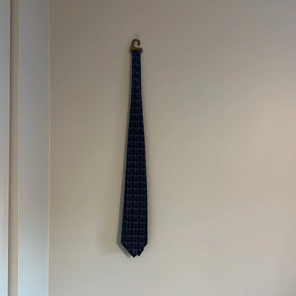 Walt Disney World Mickey Icon Men's Tie Blue/Silver MSRP: $70 (New without Tags) - Picture 4 of 6